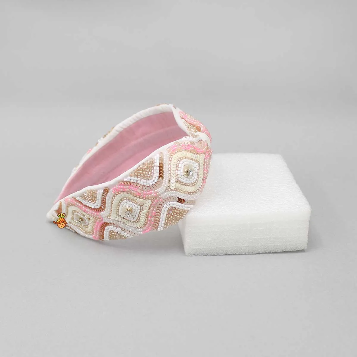 Cut Dana Embroidered Hairband