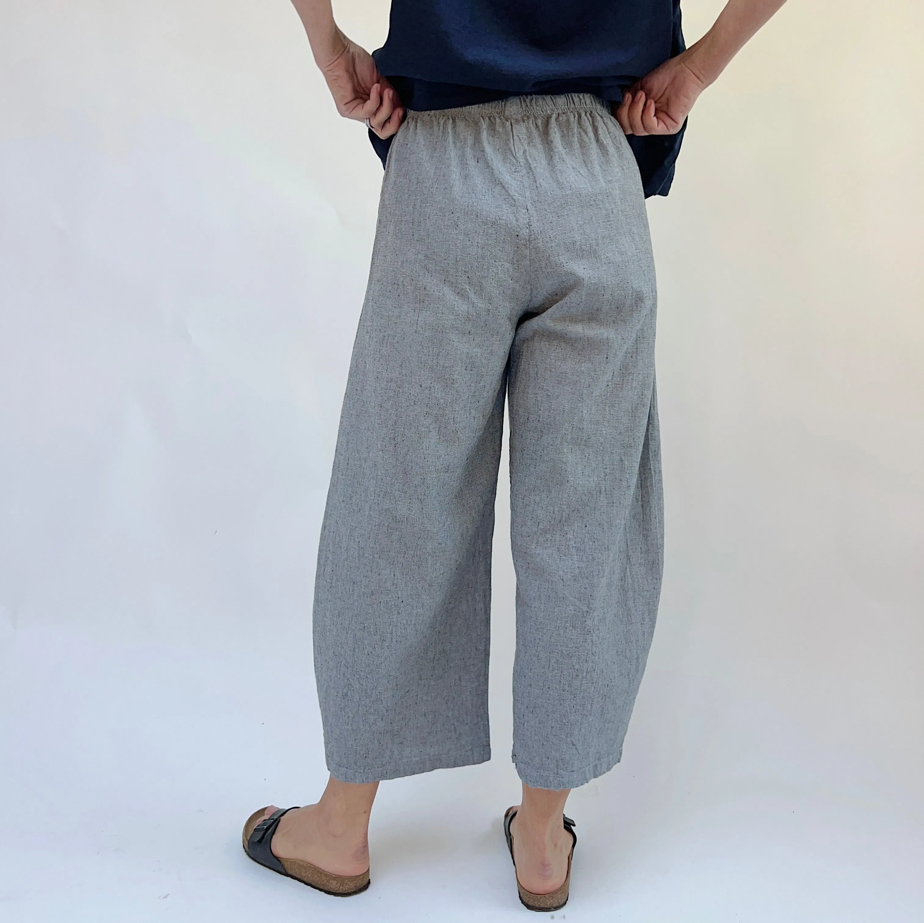 Cut Loose | Crosshatch Barrel Crop Pant in Aluminum