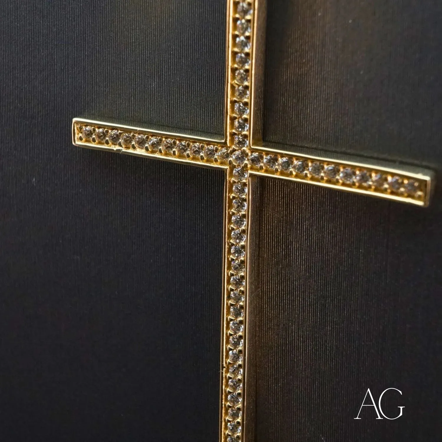 Elegant 18k Gold Cross with CZ Stones