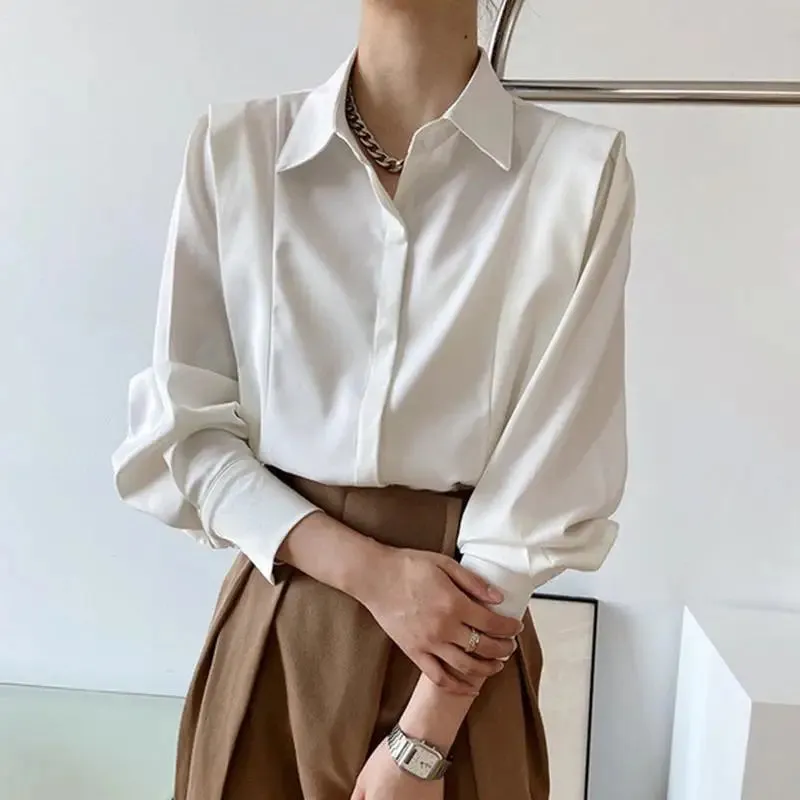 Elegant Blouse With Buttons