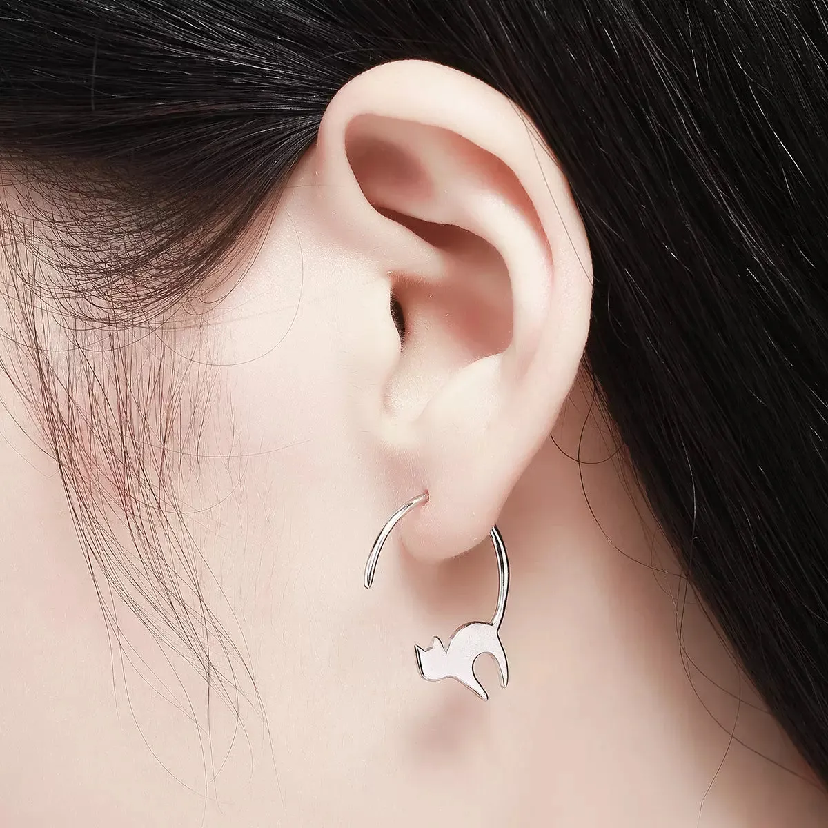 Elegant Cat Earrings in Solid 925 Sterling Silver