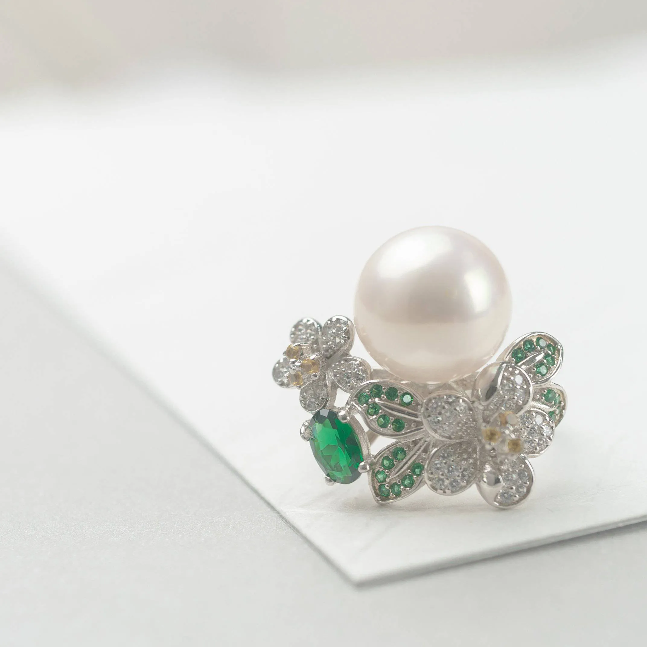 Elegant Edison Pearl Ring WR00002 | GARDENS