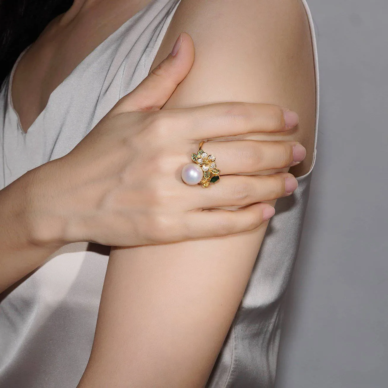 Elegant Edison Pearl Ring WR00105 | GARDENS