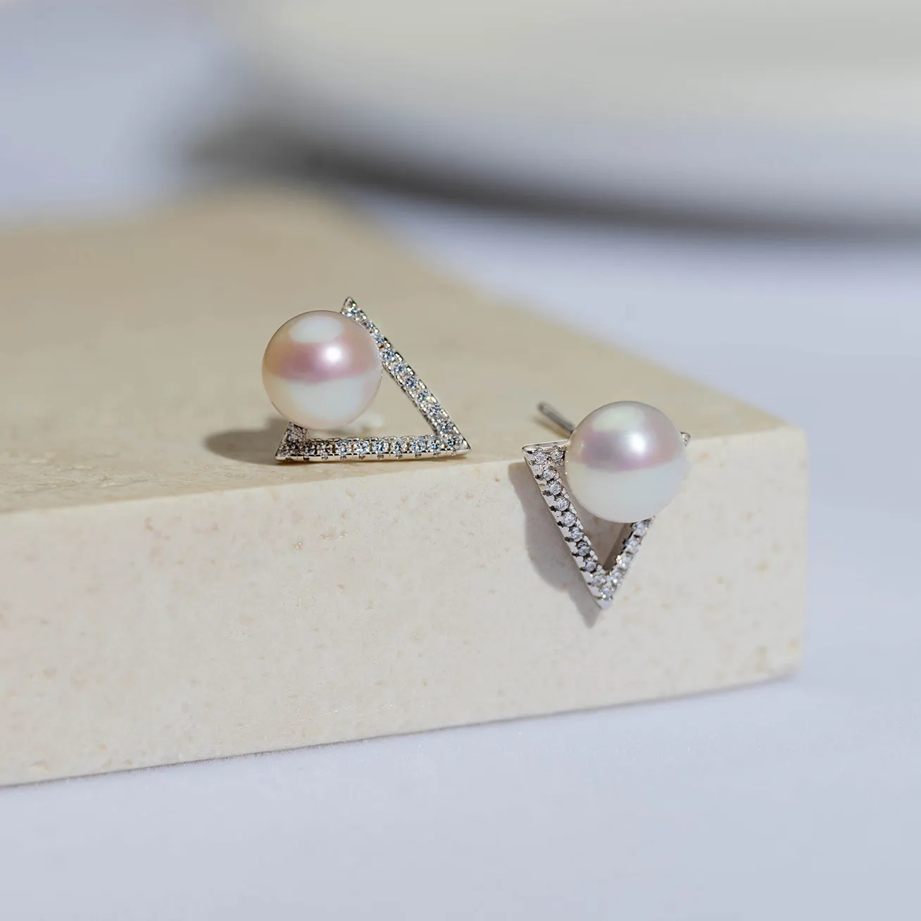 Elegant Freshwater Pearl Earrings WE00030