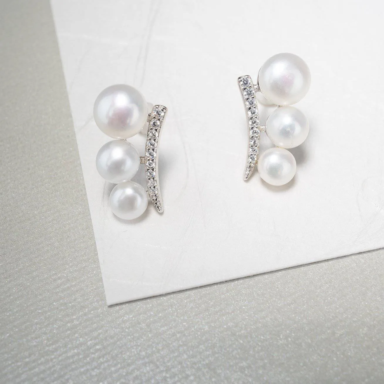 Elegant Freshwater Pearl Earrings WE00116