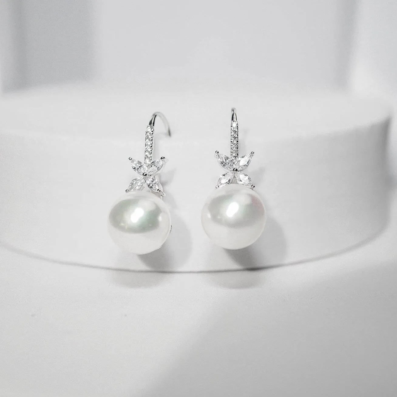 Elegant Freshwater Pearl Earrings WE00267 | EVERLEAF