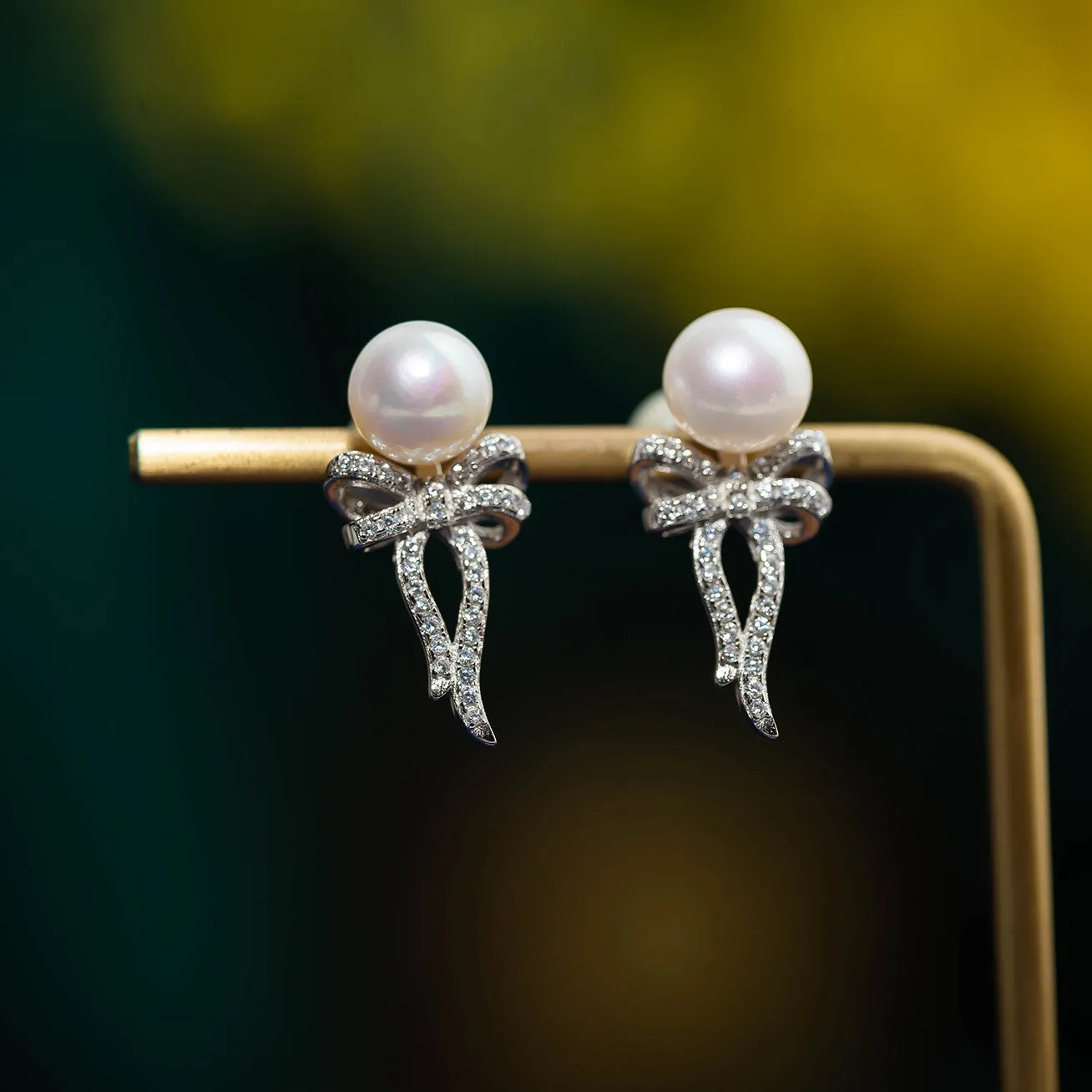 Elegant Freshwater Pearl Earrings WE00297