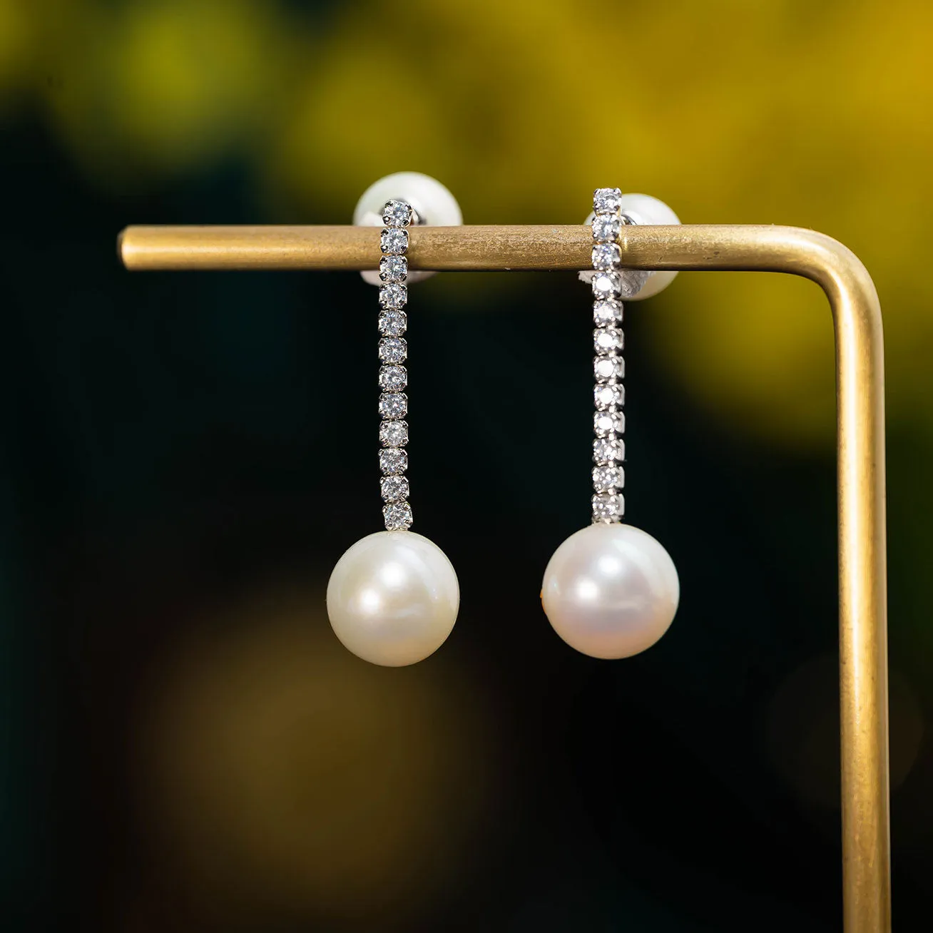 Elegant Freshwater Pearl Earrings WE00298