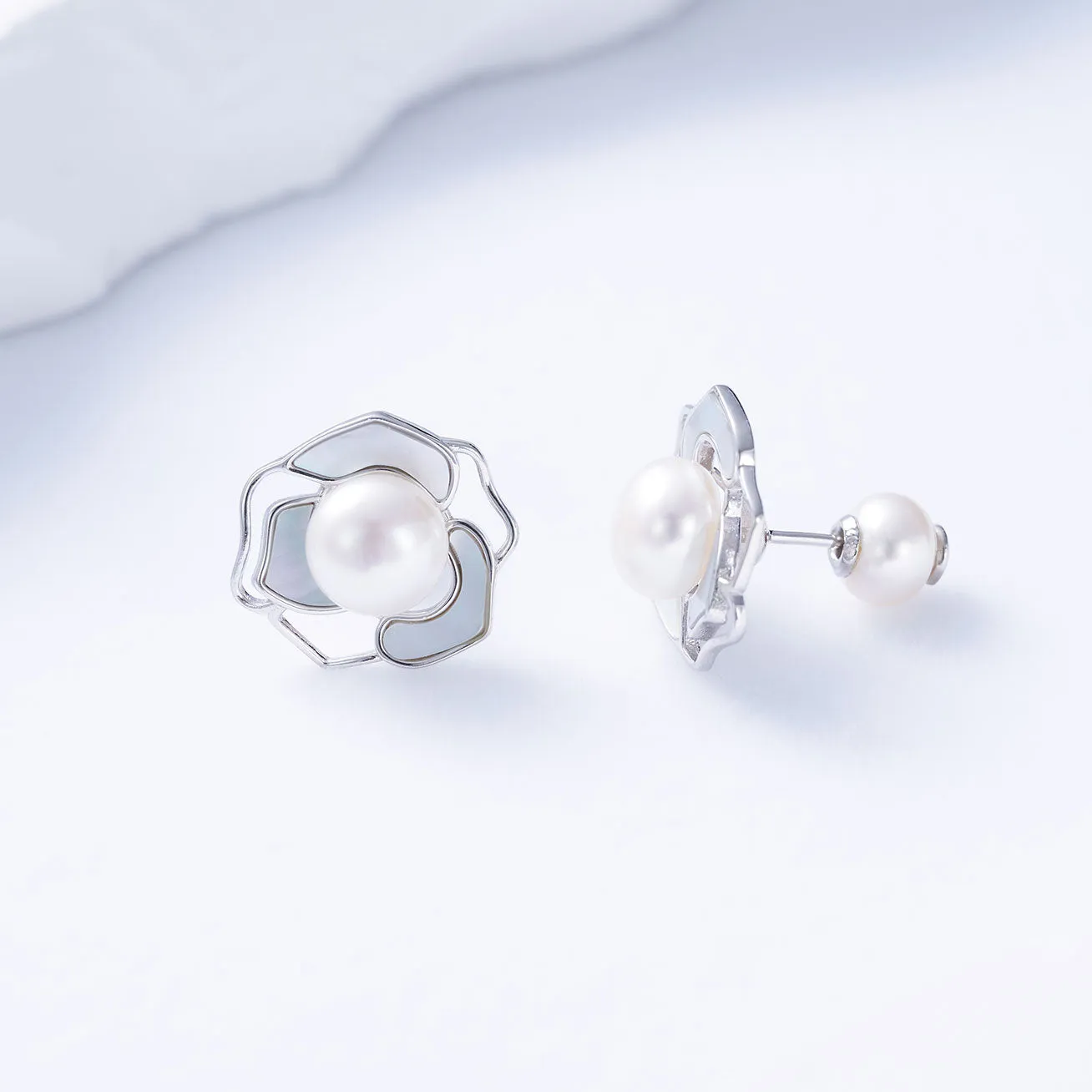 Elegant Freshwater Pearl Earrings WE00410 | GARDENS