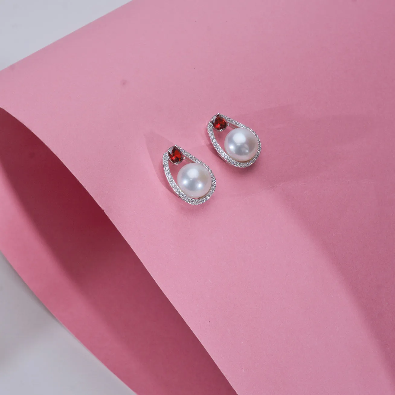 Elegant Freshwater Pearl Earrings WE00460