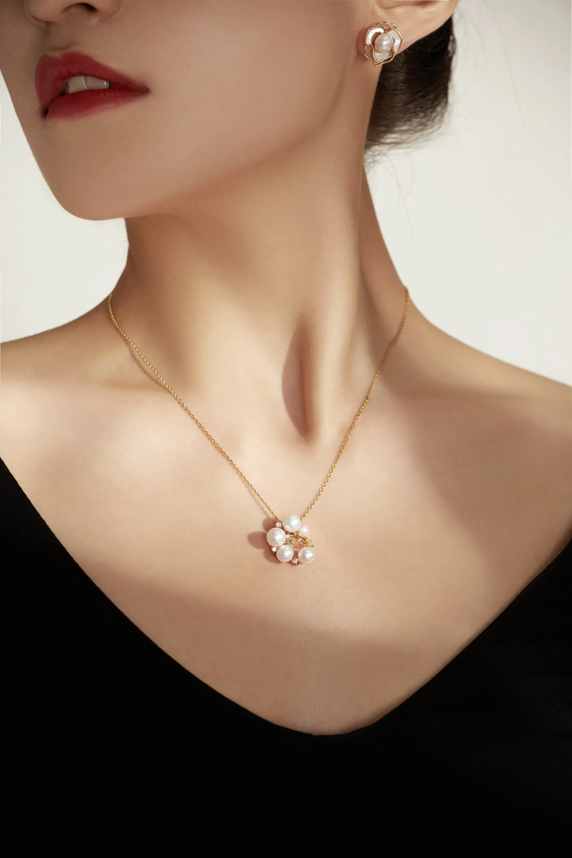 Stunning and Timeless Freshwater Pearl Necklace - WN00435