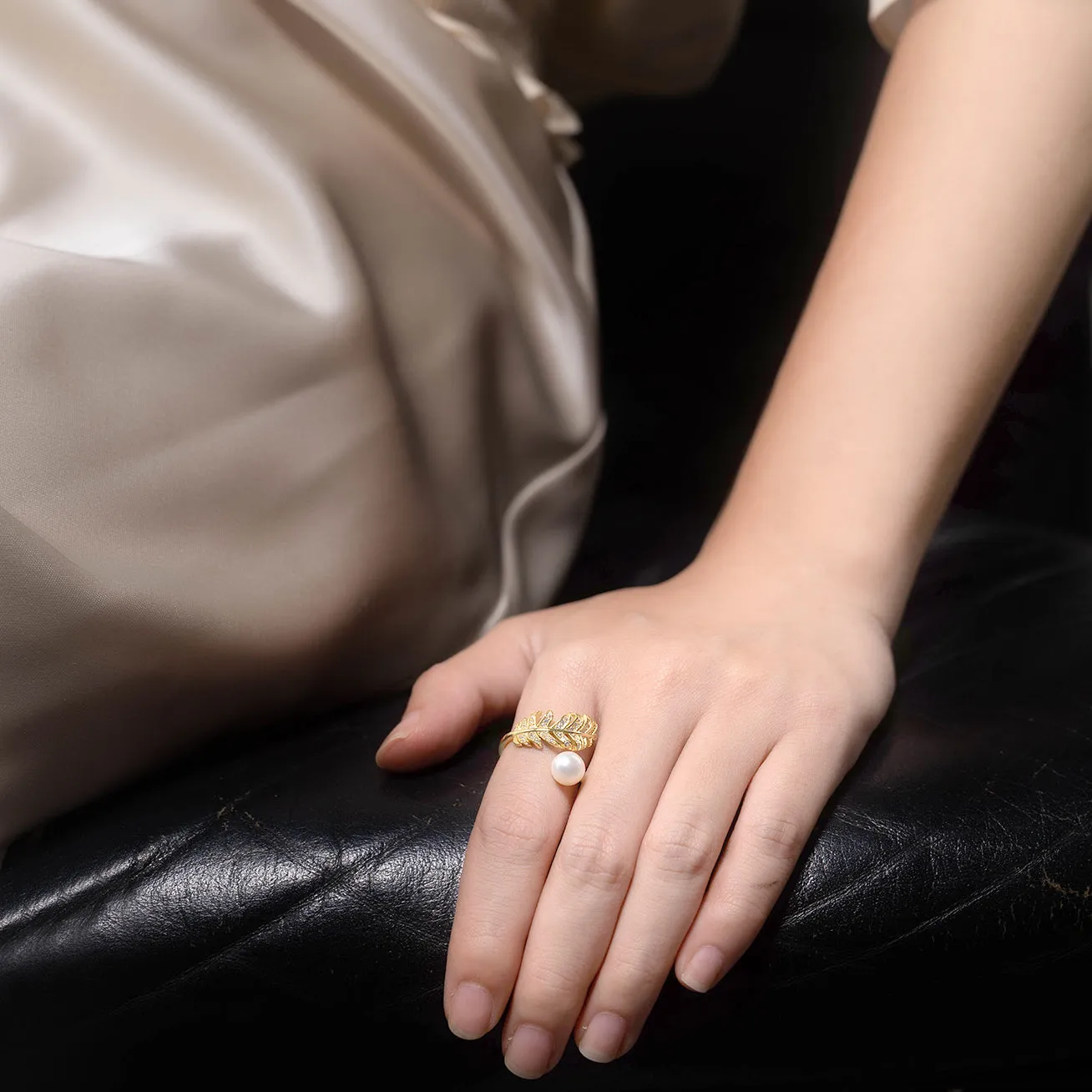 Elegant Freshwater Pearl Ring WR00207 | GARDENS