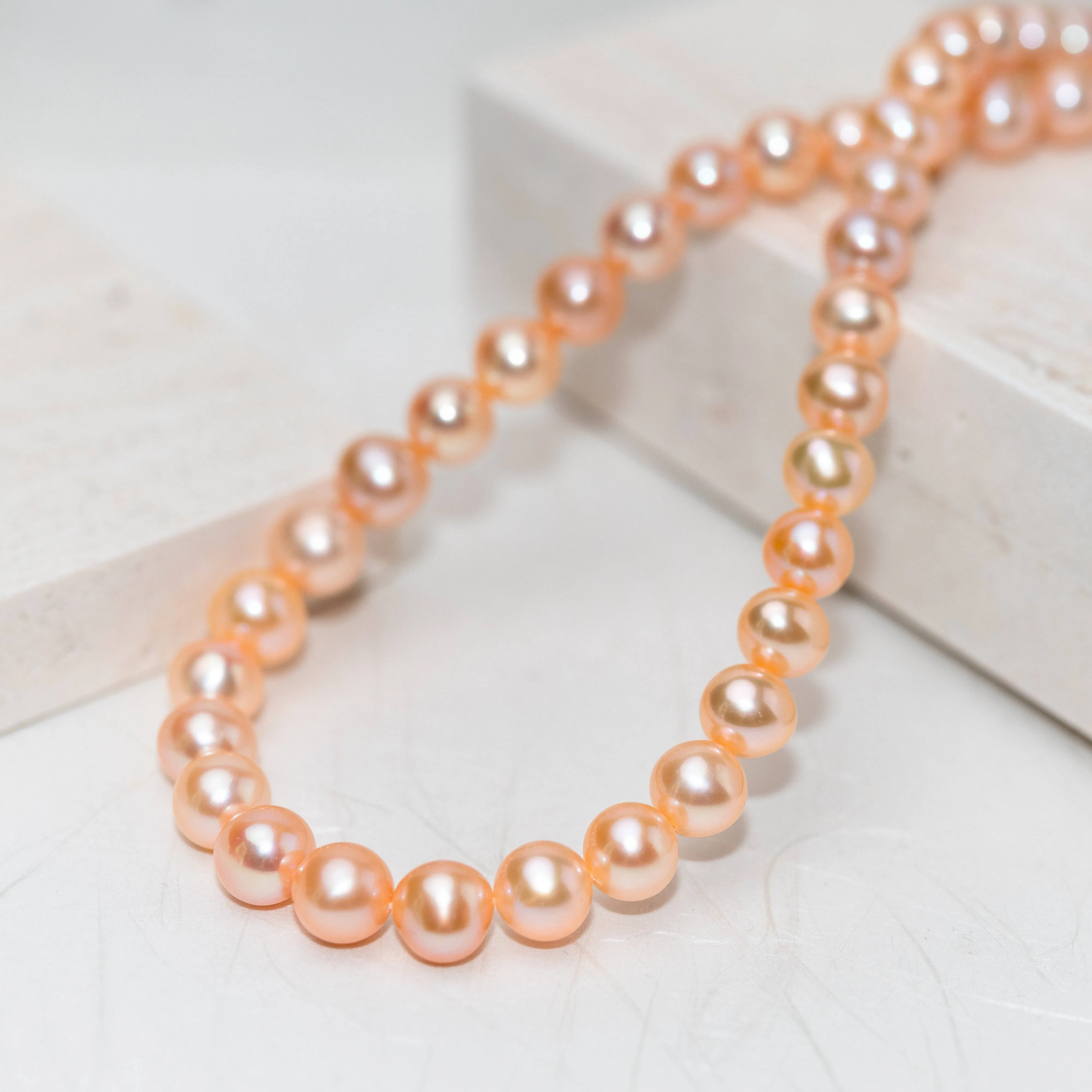 Elegant Pink Freshwater Pearl Necklace WN00195