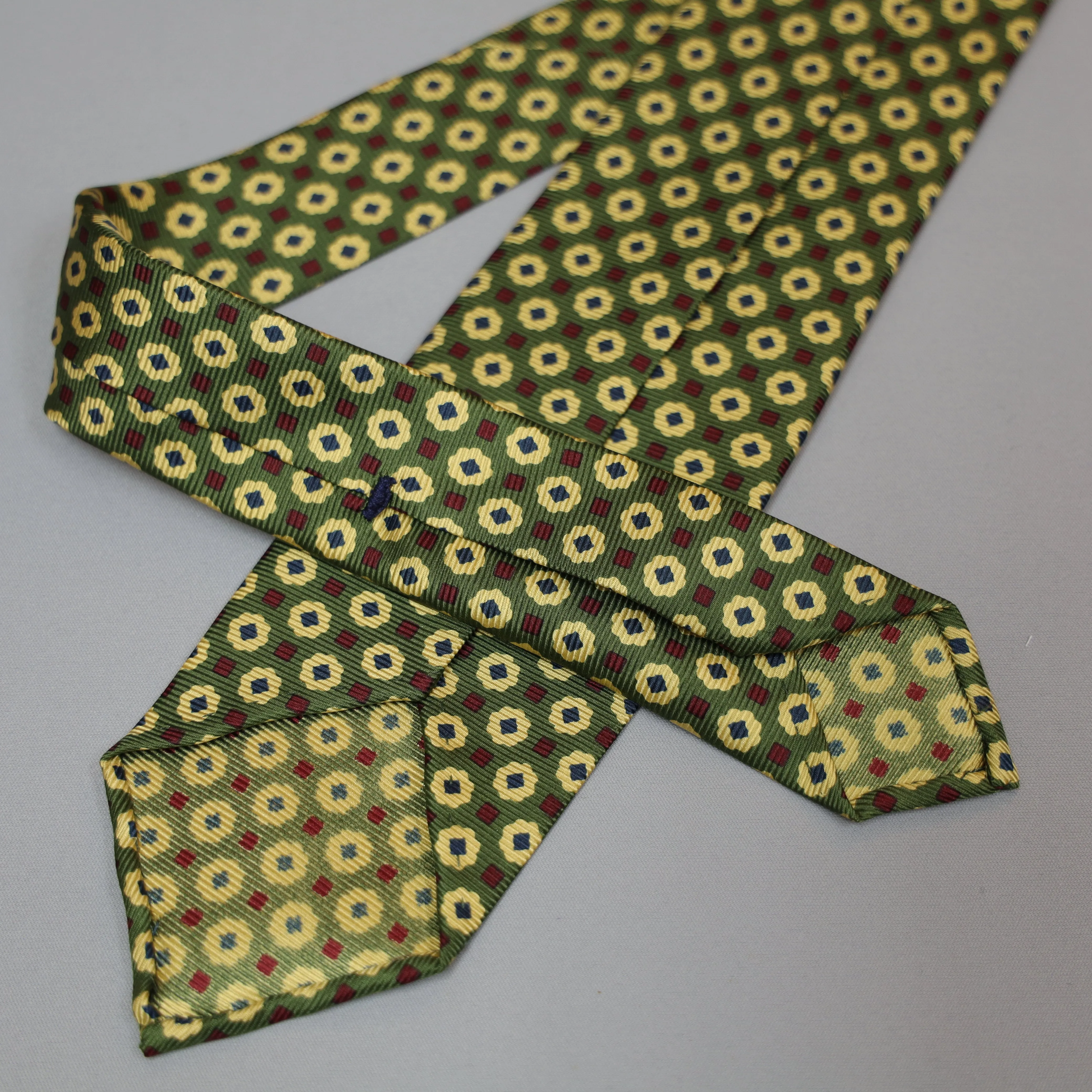 Handmade Vintage 7-Fold Tie