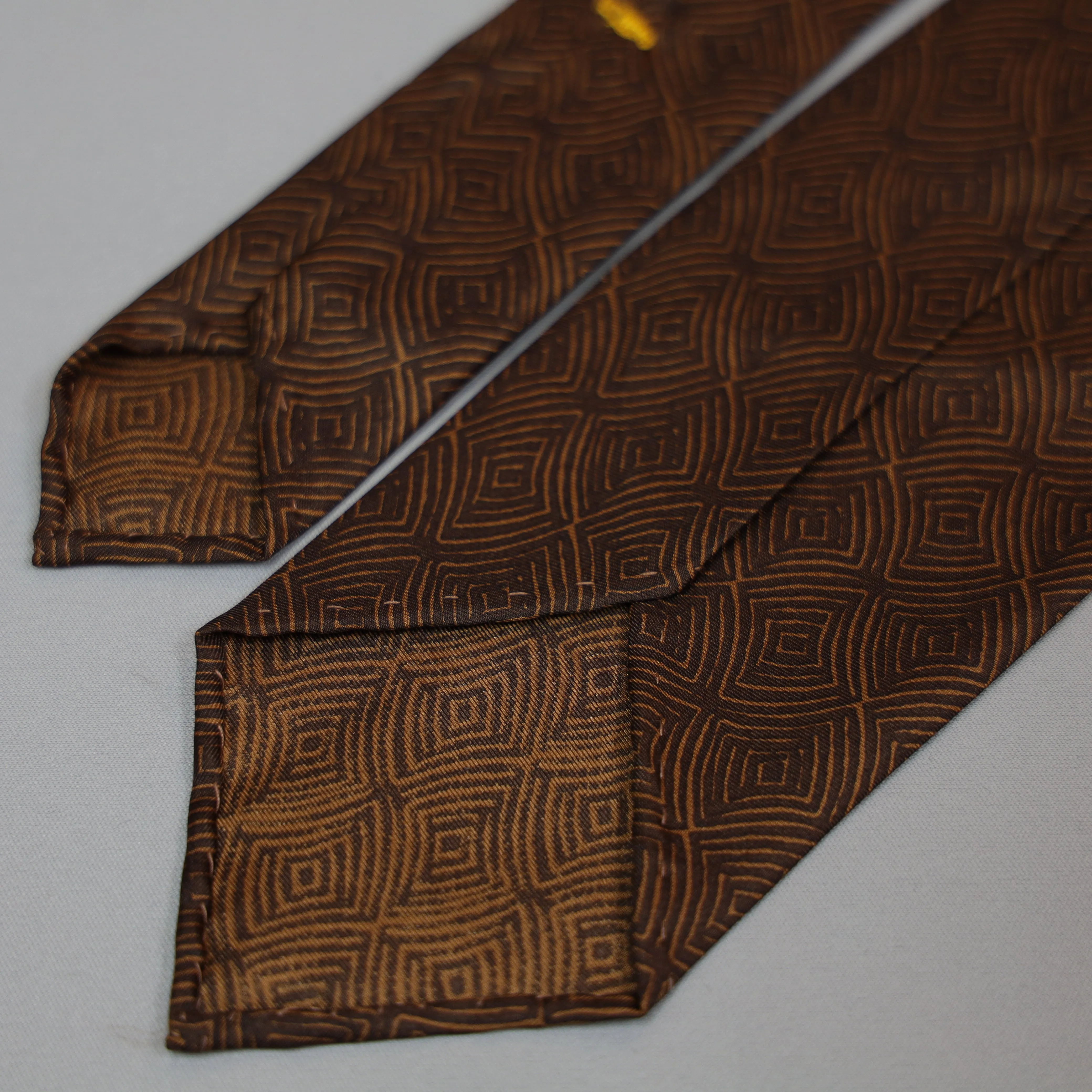 Handmade Vintage 7-Fold Tie