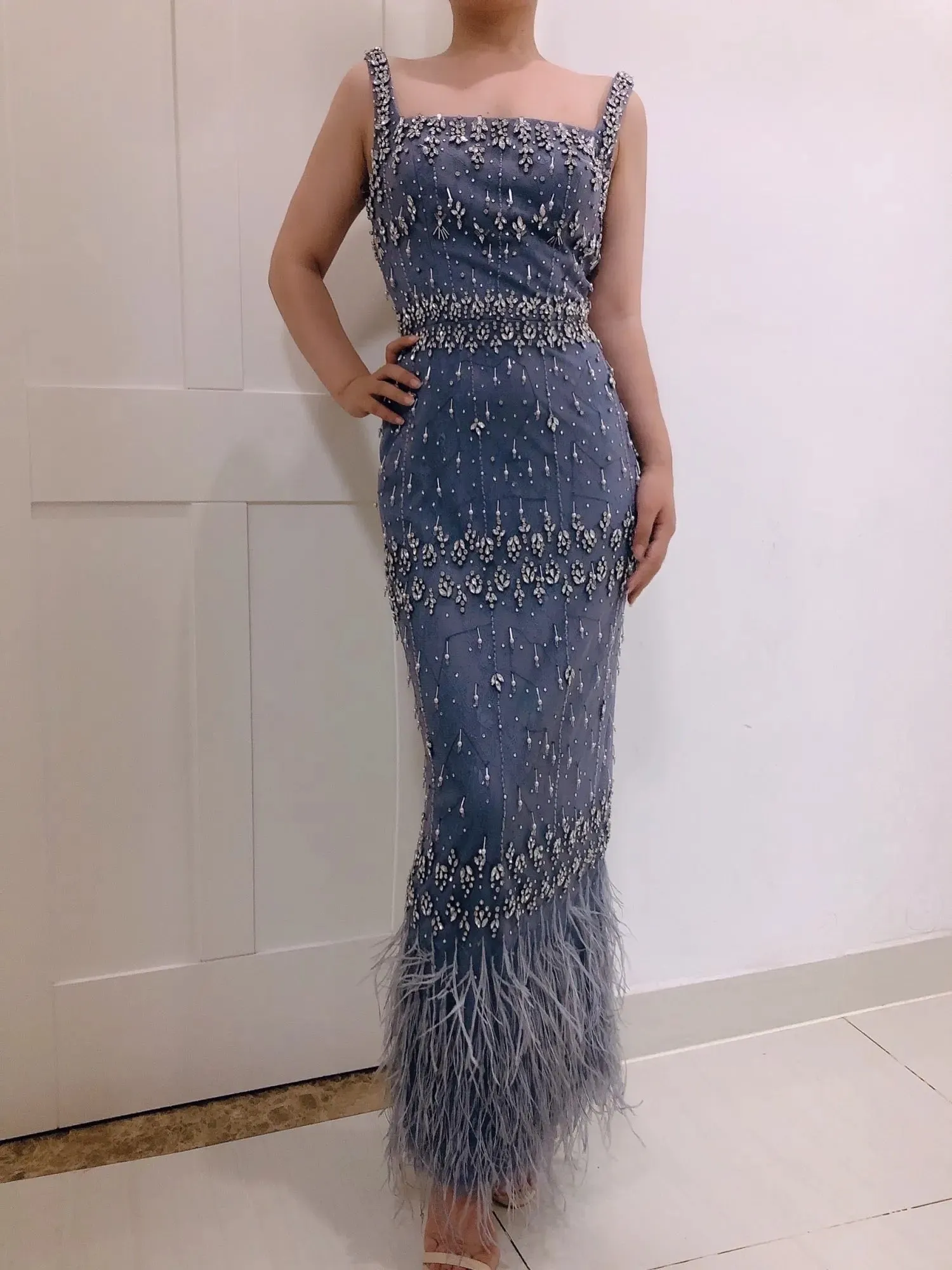 Hanisa Luxury Crystal Feathers Elegant Midi Dress