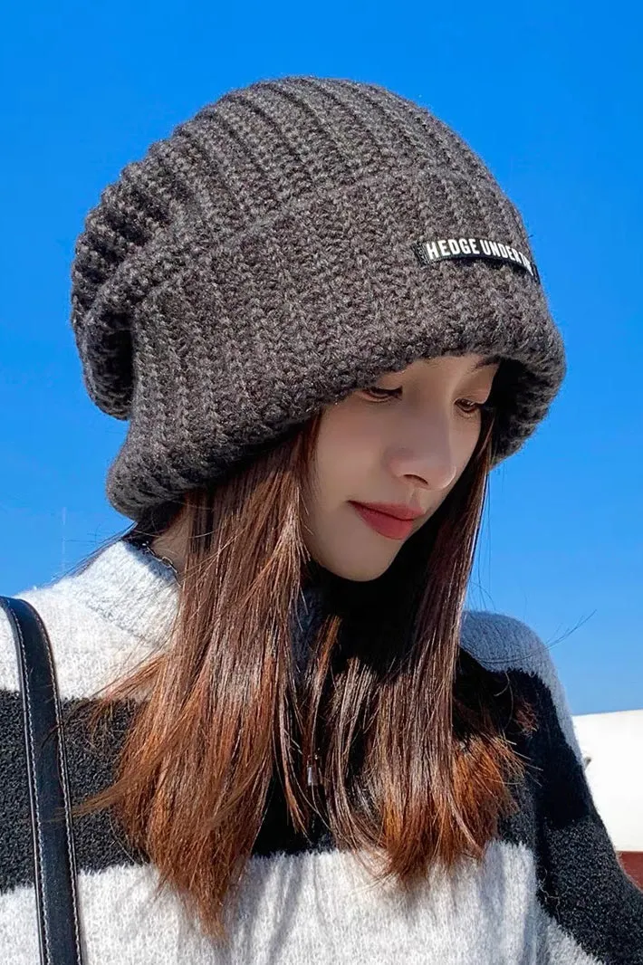 KNIT OVERSIZED BEANIE