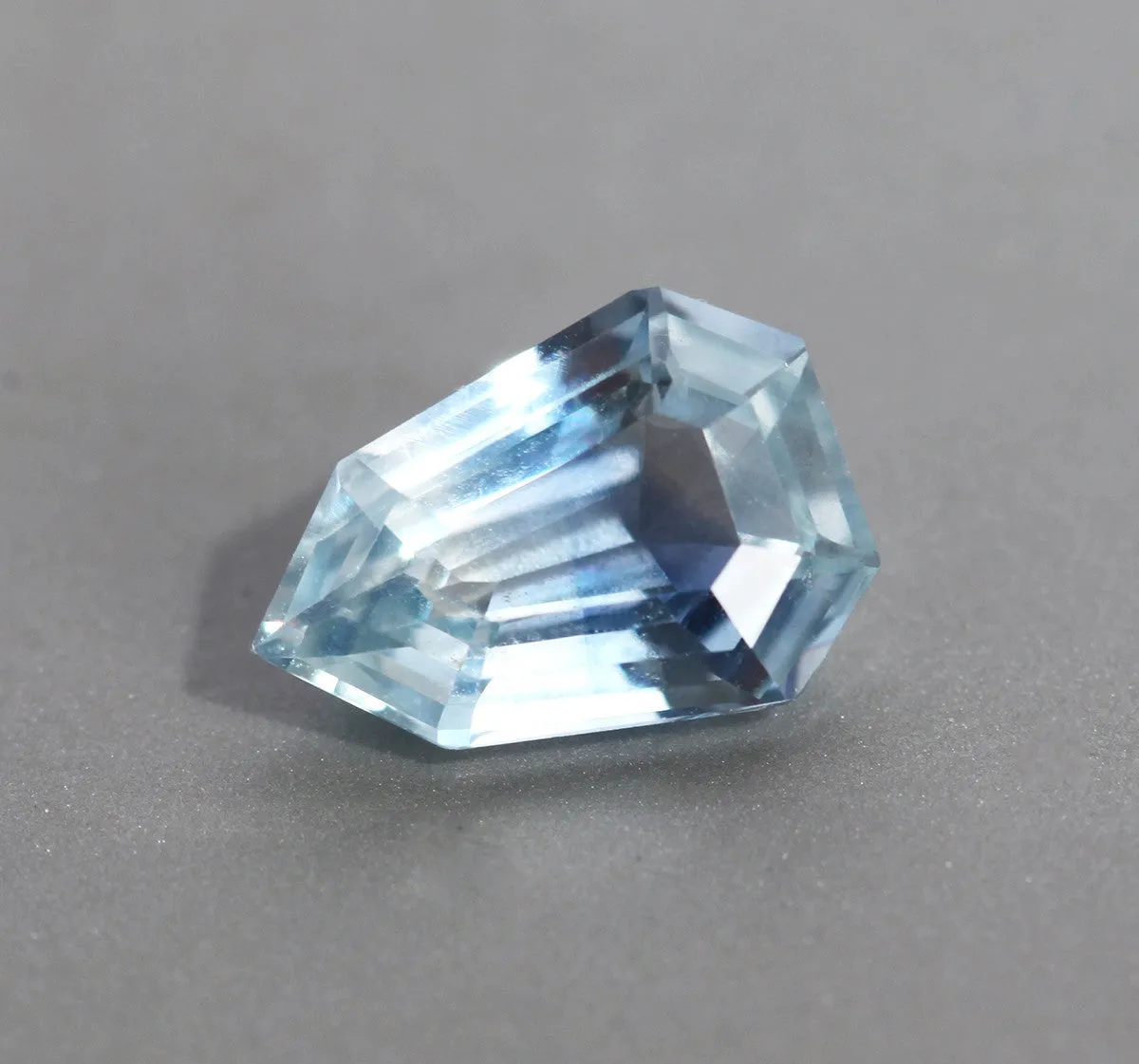 Loose 1.64 Ct Bluish Green Shield Sapphire