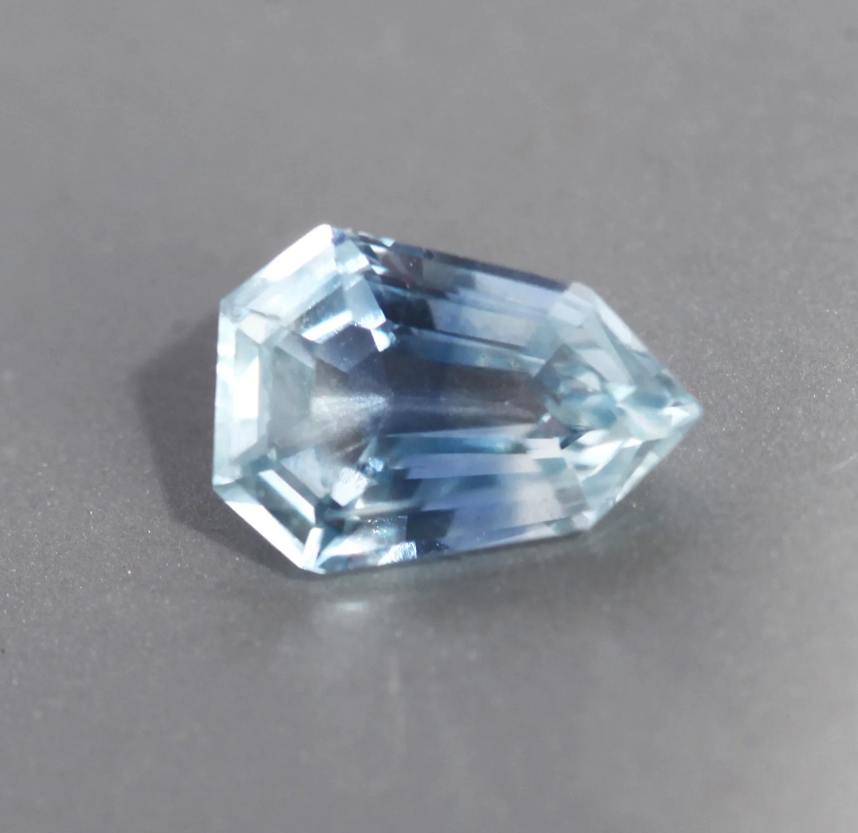 Loose 1.64 Ct Bluish Green Shield Sapphire