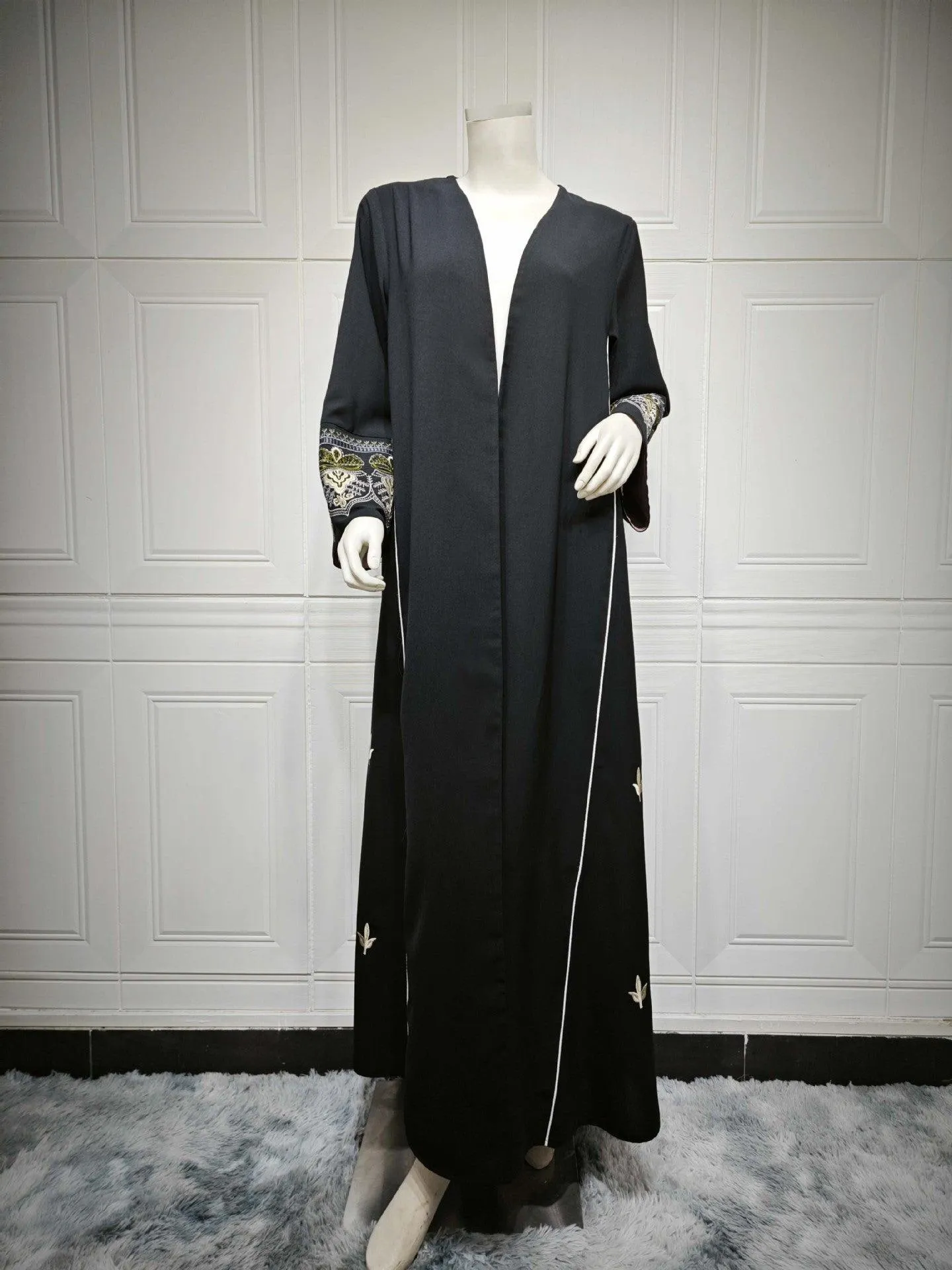 MOA062 Elegant  Embroidered Temperament Open Abaya