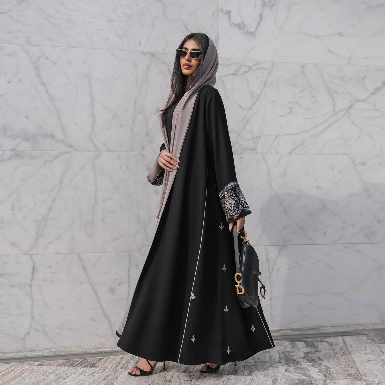 MOA062 Elegant  Embroidered Temperament Open Abaya