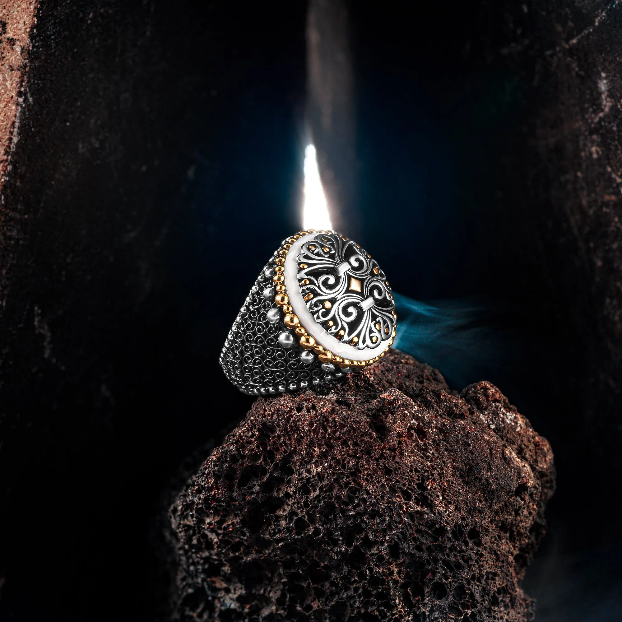 THE HAWK - Engraved Elegant Silver Man Ring