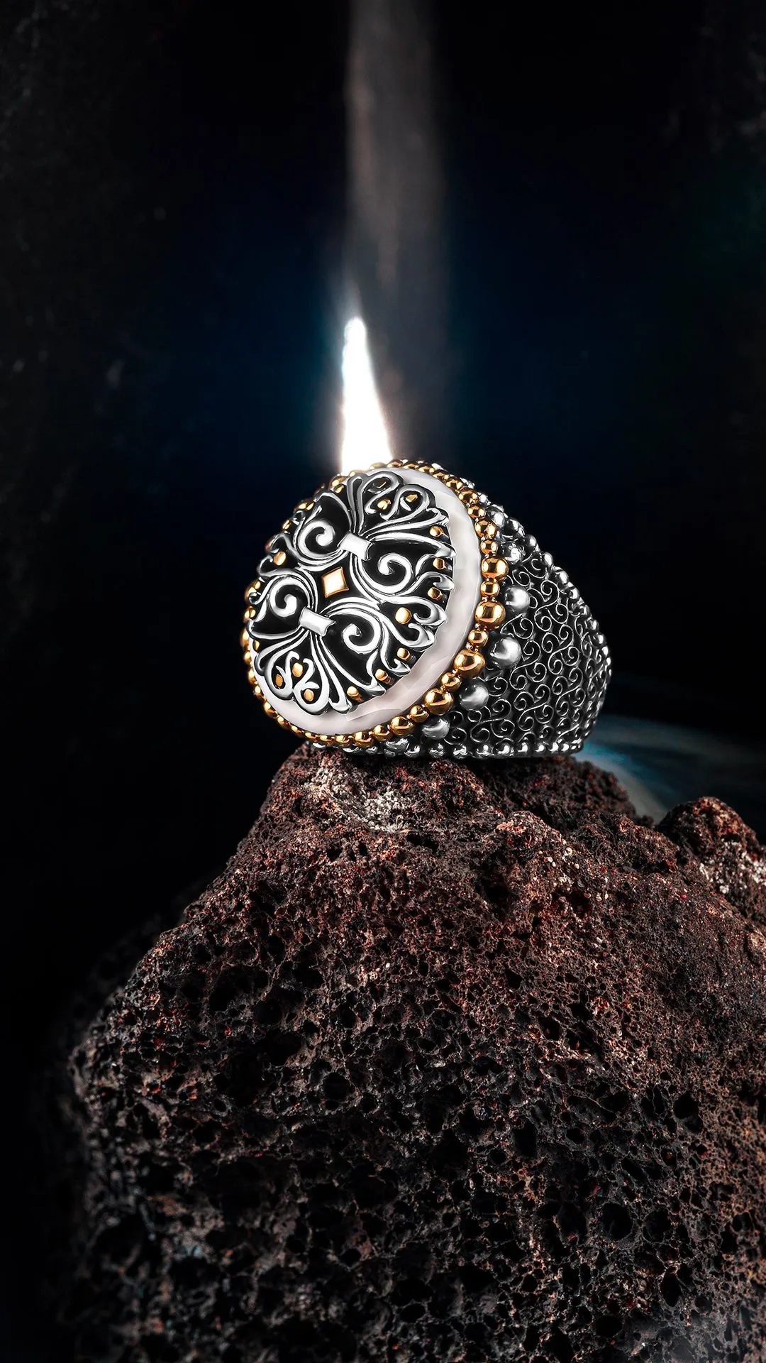 THE HAWK - Engraved Elegant Silver Man Ring