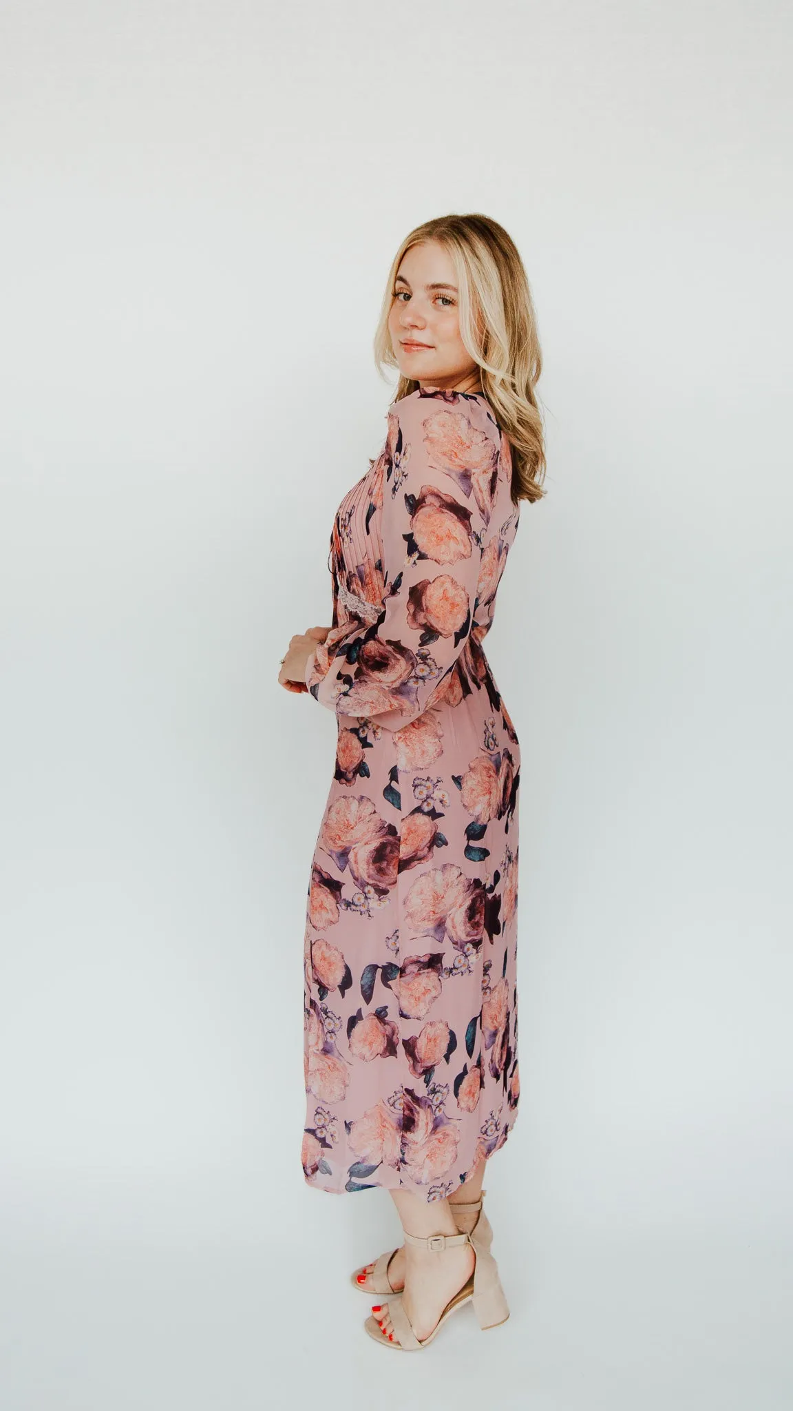 The Vienna Floral Patterned Dress in Rose