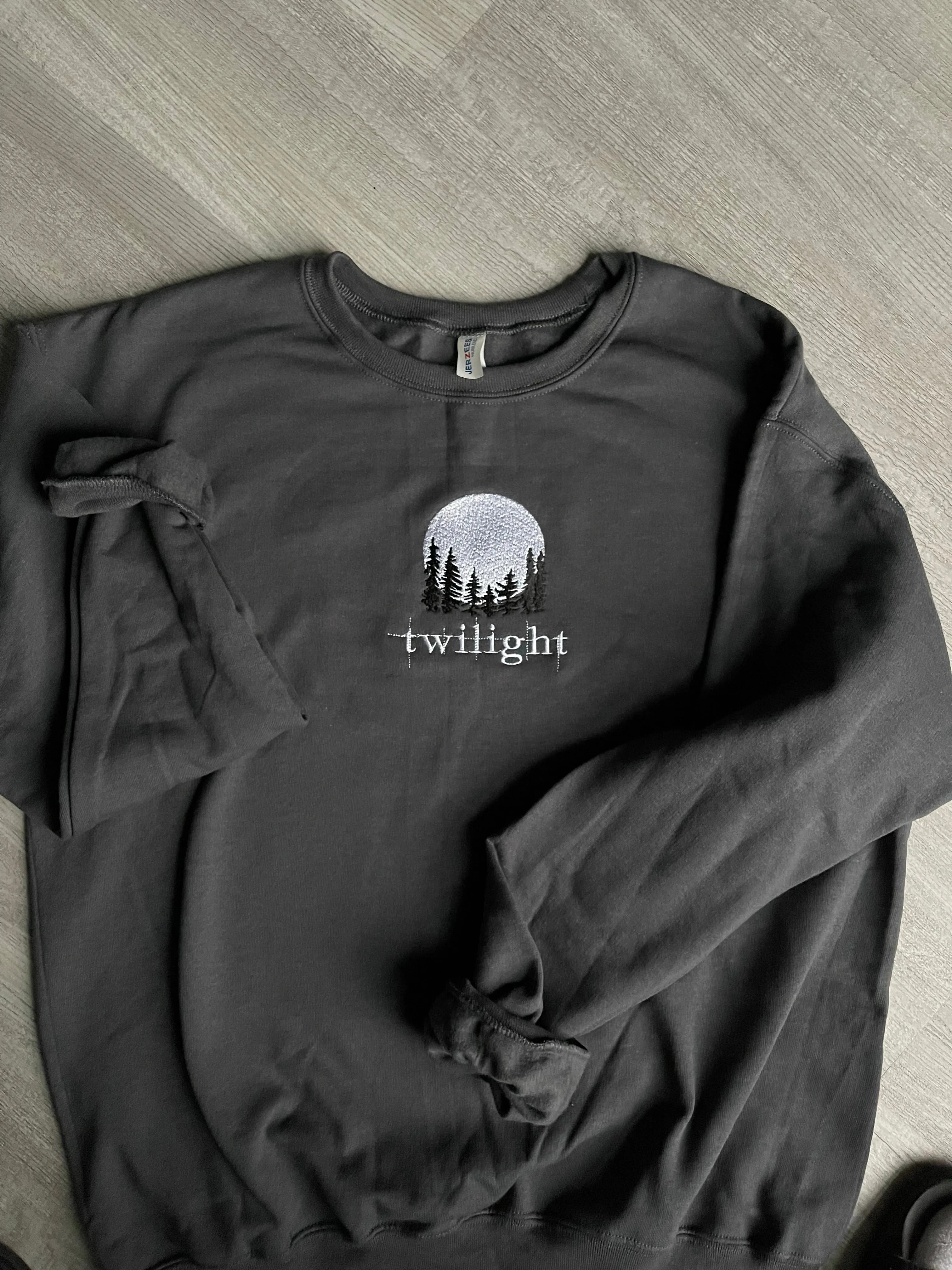 Twilight embroidered sweatshirt