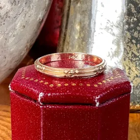 Vintage Patterned Gold Wedding Band Ring