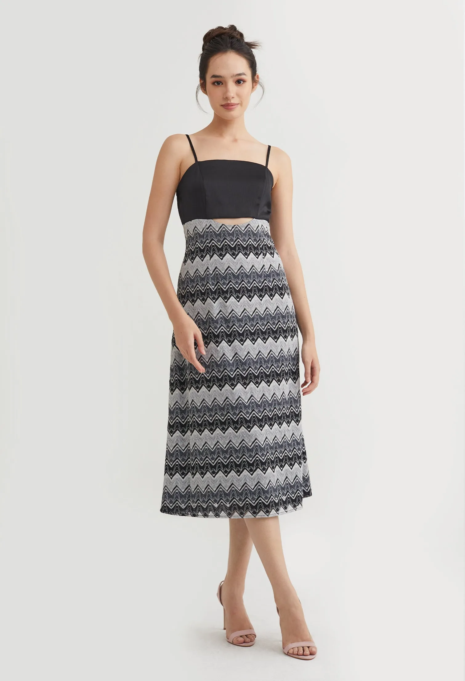 Zig Zag Patterned Sleeveless Midi Dress